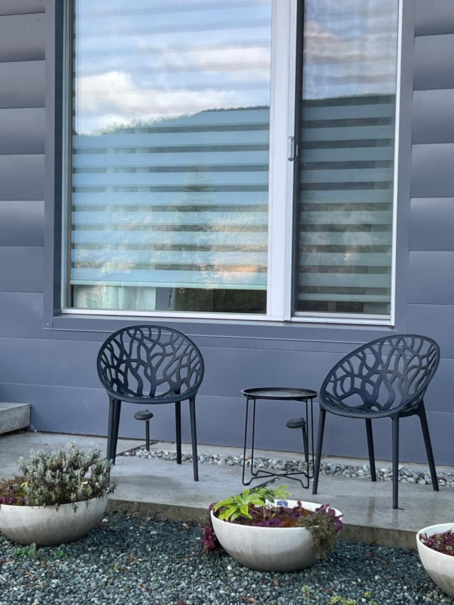 The Cube Apartment Cowichan Bay Bagian luar foto