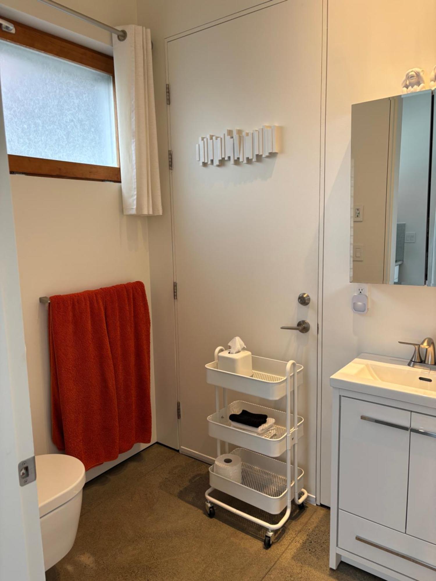 The Cube Apartment Cowichan Bay Bagian luar foto