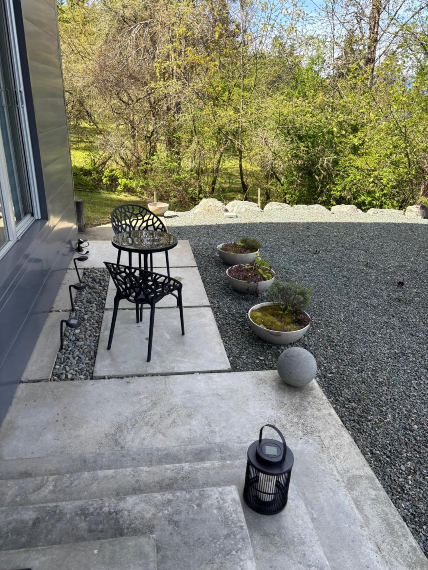 The Cube Apartment Cowichan Bay Bagian luar foto