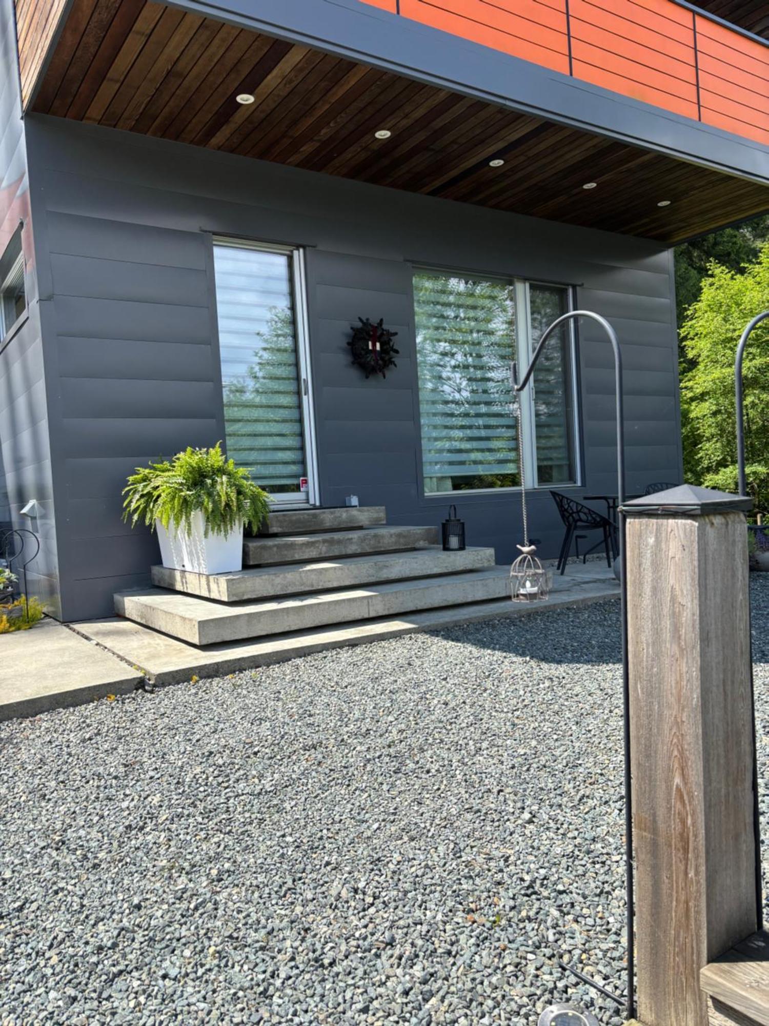 The Cube Apartment Cowichan Bay Bagian luar foto